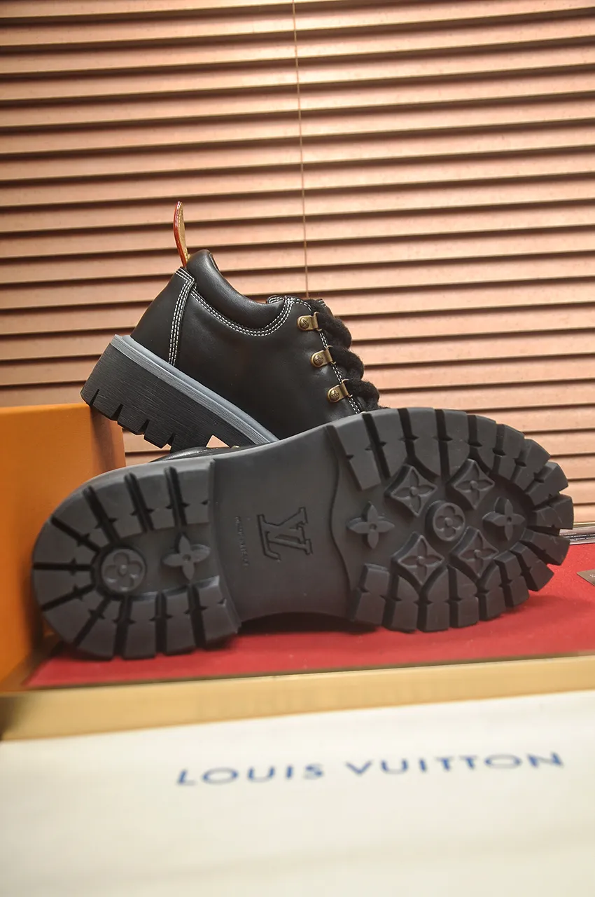 Men's shoes 💰660💶 LV Louis Vuitton 2025 autumn and winter new couple's new style, the original version is developed one to one, retro fashion, handsome and cool mountaineering derby shoes are out of stock 👍 💎 Material: imported first-layer cowhide 💎 Lining: imported lambskin 💎 Outsole: original molded TR non-slip sole 💎 Bottom height: 3.5cm 💎 Shoe size: 35-45 for both men and women